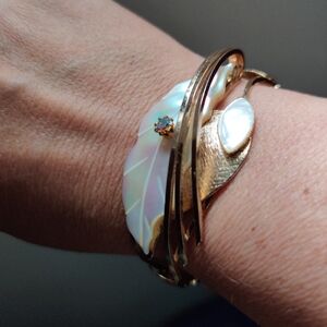 Vintage Genuine Mother of Pearl Clamper bracelet